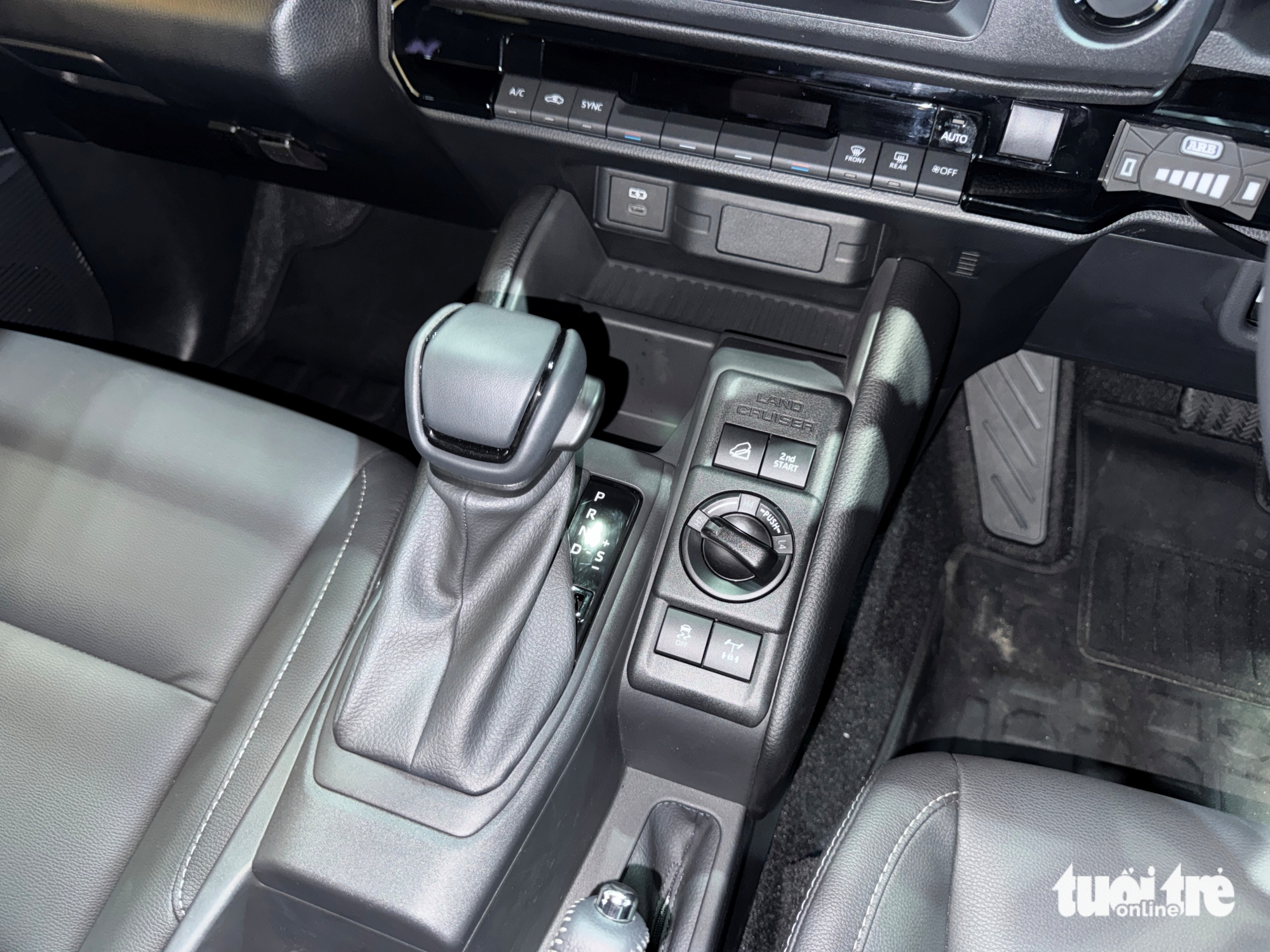 Toyota Land Cruiser FJ - Ảnh 9.