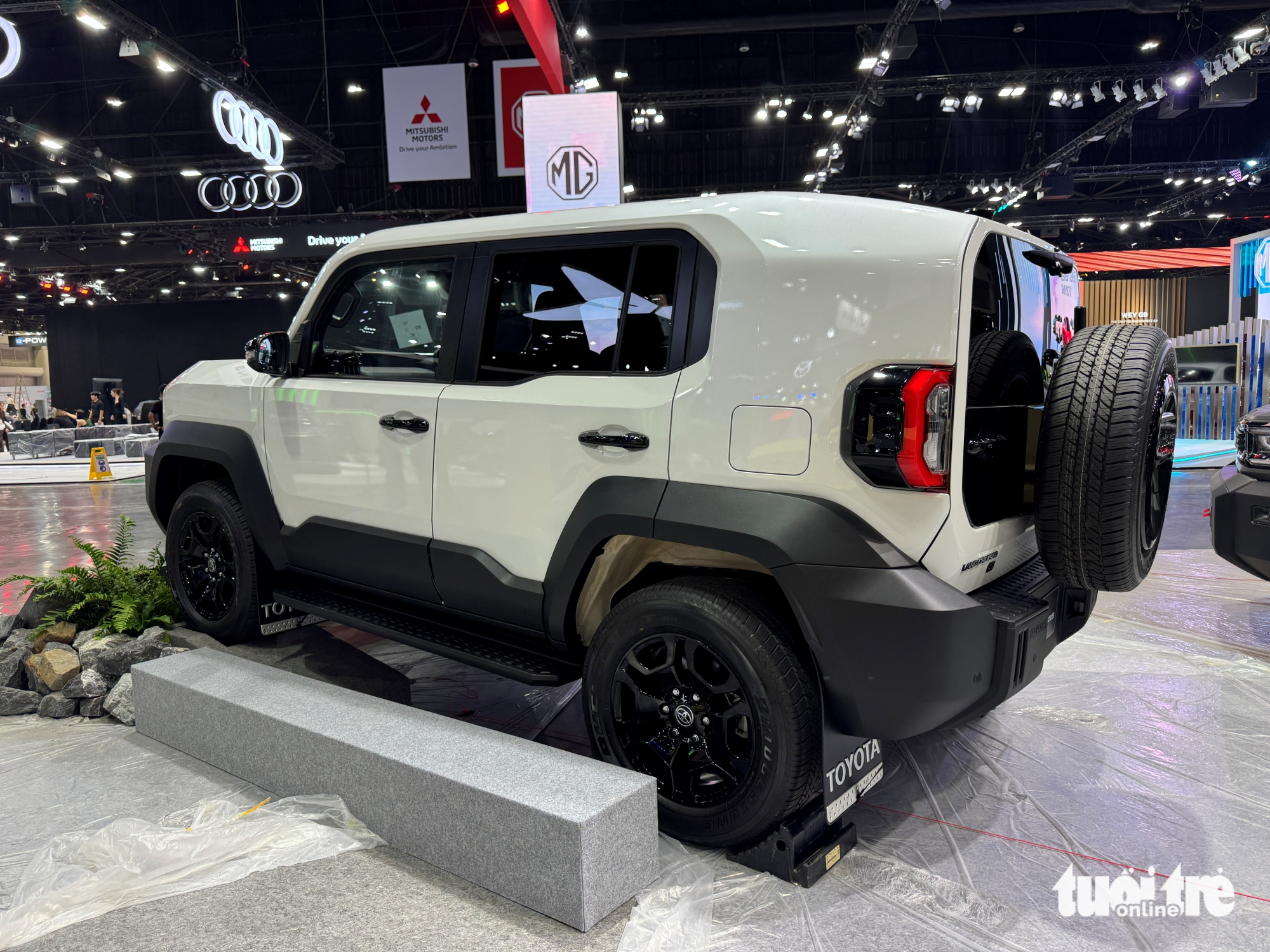 Toyota Land Cruiser FJ - Ảnh 13.