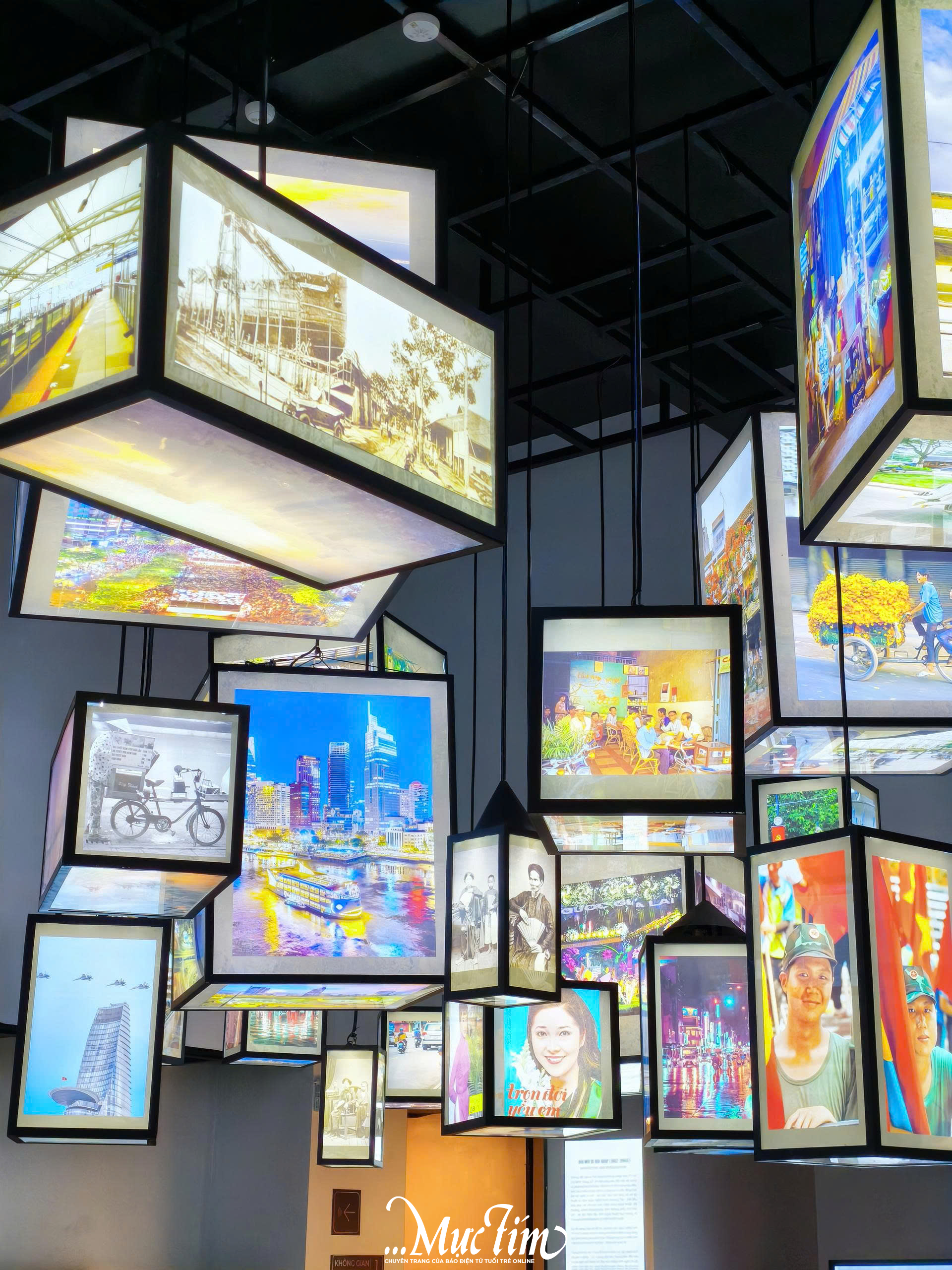 Có gì tại triển lãm Những con mắt của thời gian?- Ảnh 1. Có gì tại triển lãm Những con mắt của thời gian?- Ảnh 1.