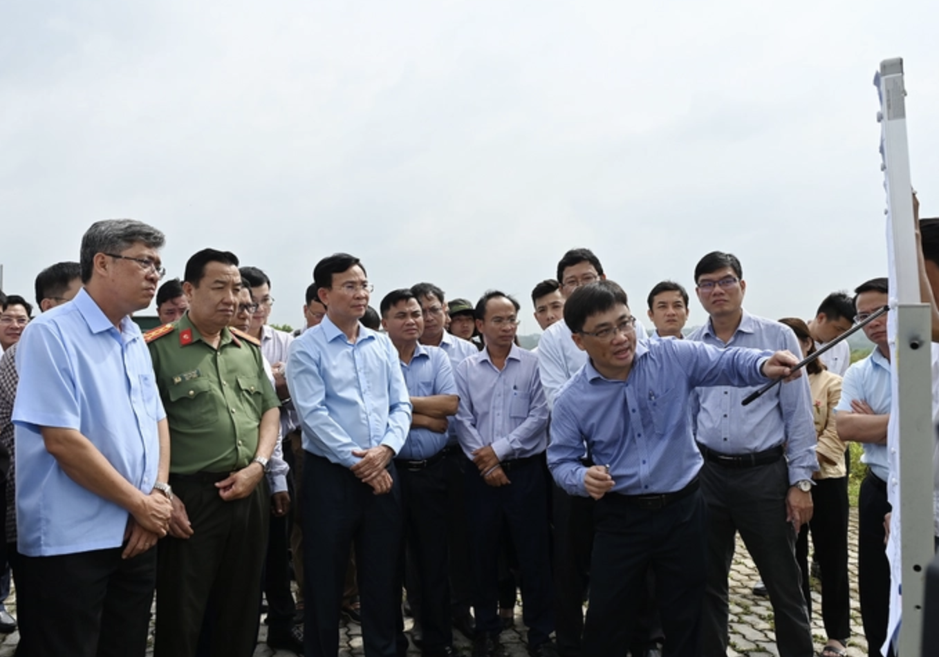 Dự án khu công nghiệp ngàn tỉ dính nhiều khiếu kiện, chậm trễ mặt bằng - Ảnh 1.