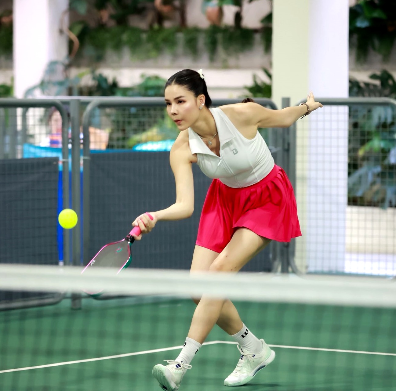 Dàn người đẹp đấu pickleball để giành vương miện 1,8 tỉ đồng - Ảnh 1.
