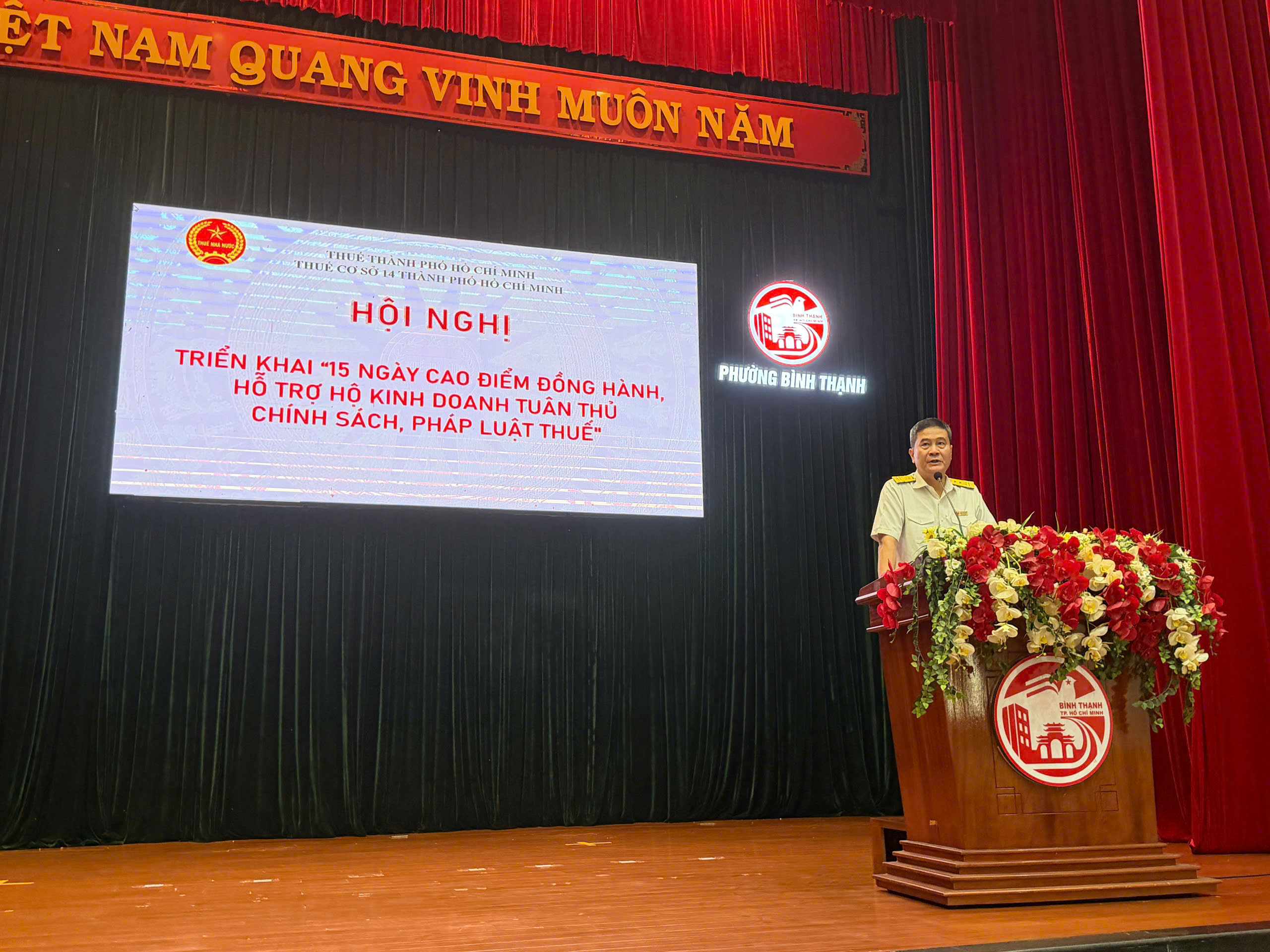 Ngành thuế ra quân ‘cầm tay chỉ việc’ cho hộ kinh doanh - Ảnh 4.