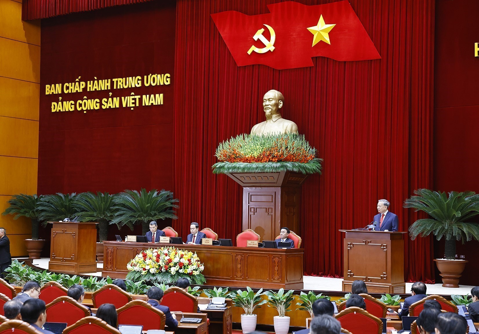 Trung ương Đảng - Ảnh 1.