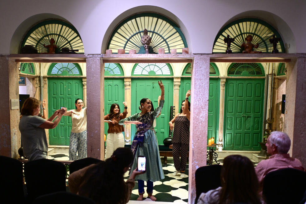 India's historic haveli homes caught between revival and ruin- Ảnh 3.