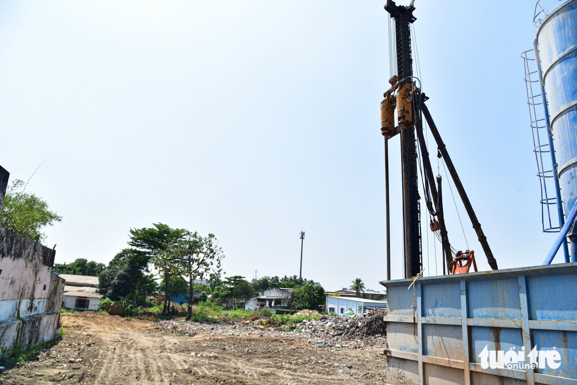 Người dân dự án Vành đai 2 TP.HCM tháo nhà, giao mặt bằng: Mong dự án nhanh đúng tiến độ - Ảnh 2.