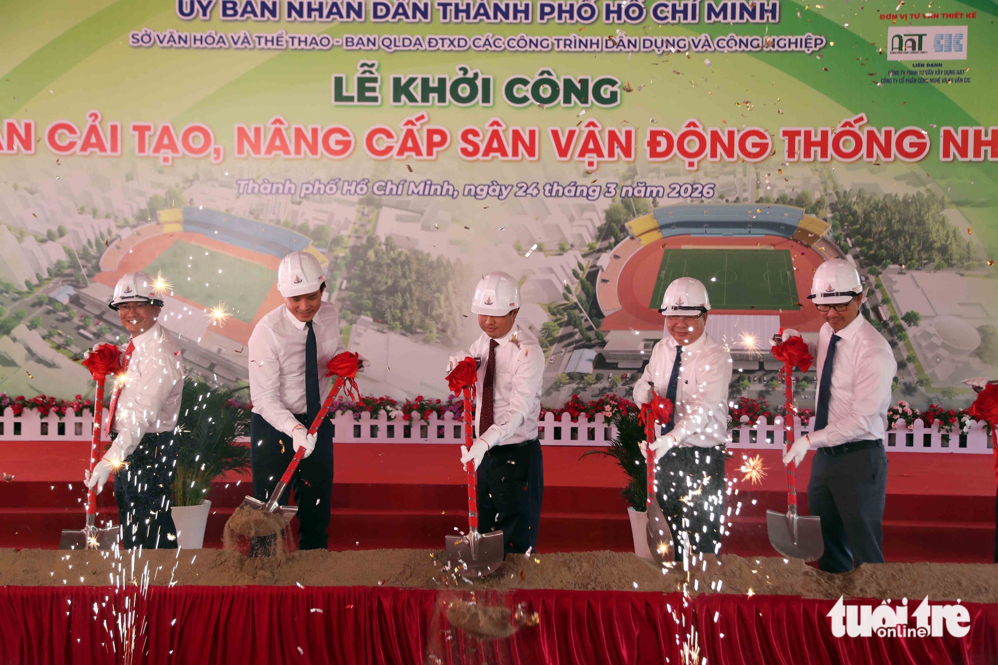 Sân Thống Nhất bắt đầu được cải tạo, nâng cấp - Ảnh 1.