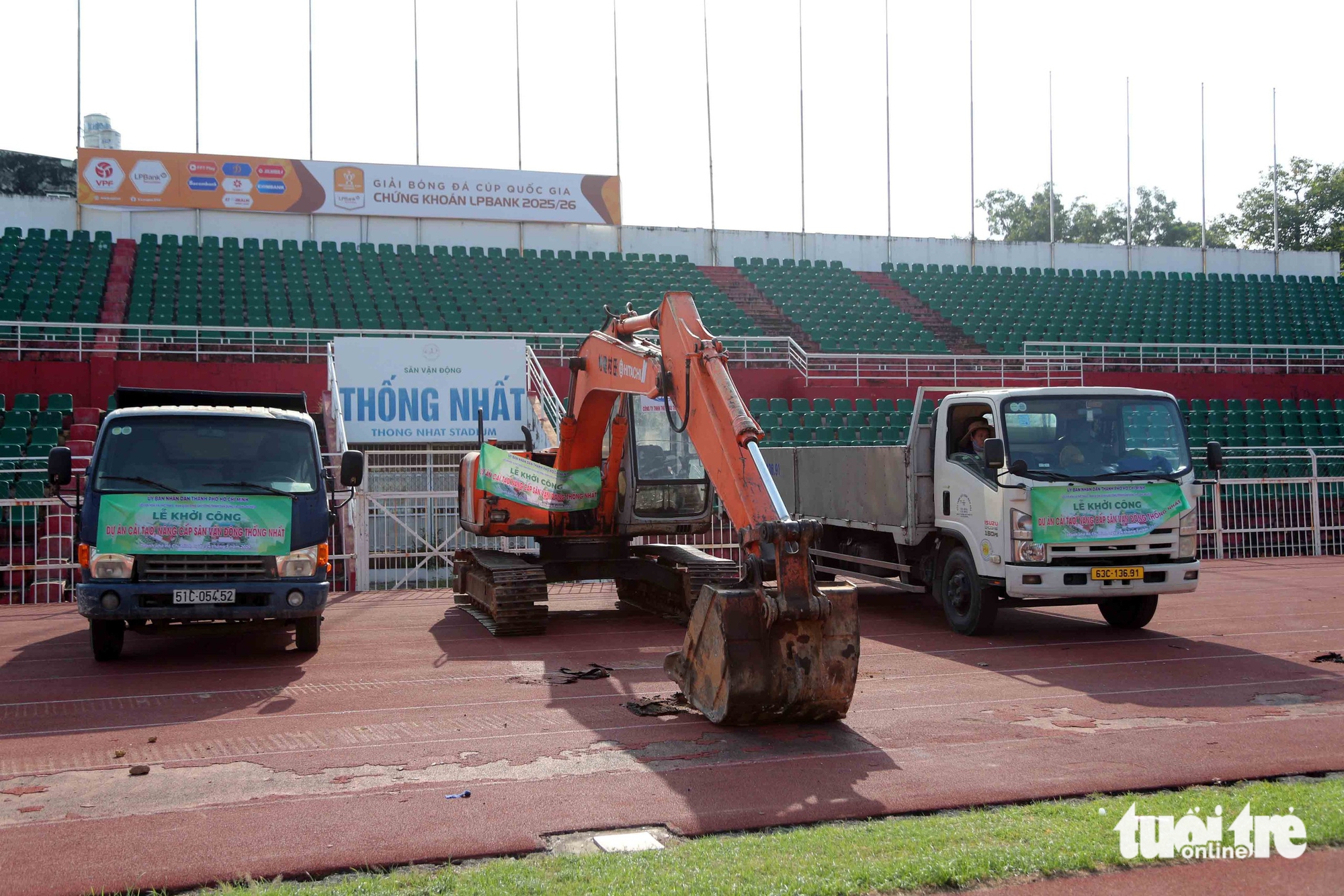 Sân Thống Nhất bắt đầu được cải tạo, nâng cấp - Ảnh 2.