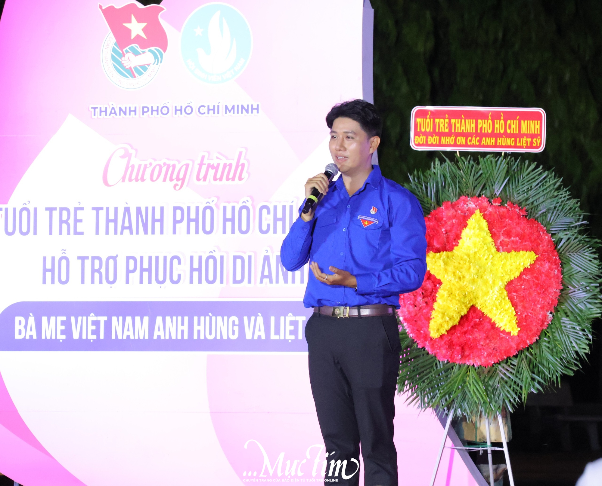 Tuổi trẻ TP.HCM trao tặng 19 di ảnh Mẹ Việt Nam anh hùng, liệt sĩ tại xã Vĩnh Lộc- Ảnh 3.