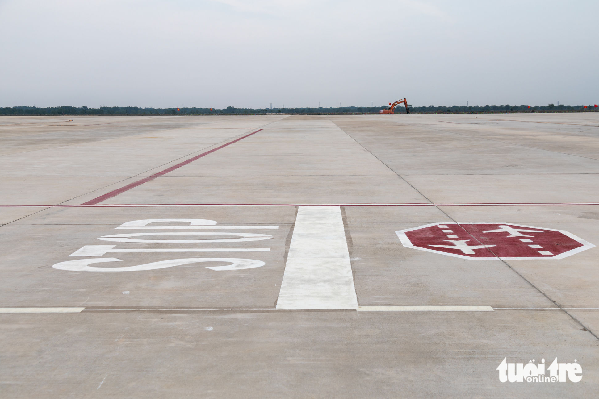 Mặt bằng thiếu gần 20ha, nhiều gói thầu dang dở, sân bay Quảng Trị có kịp cho tháng 7? - Ảnh 1.