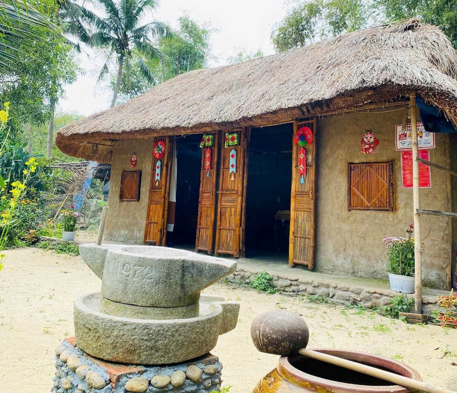 Nhà tranh vách đất ở làng Gò Cỏ, kéo ký ức xưa cũ ùa về - Ảnh 9.