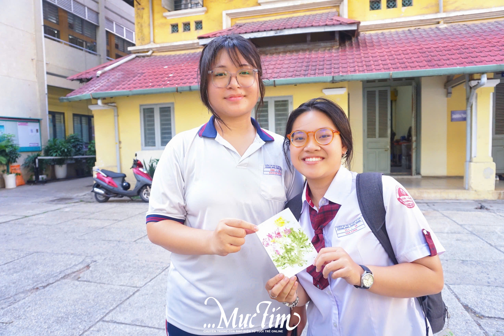 Học sinh Trường Trung học Thực hành Đại học Sư phạm ‘in dấu giờ xanh’ hưởng ứng Giờ Trái Đất- Ảnh 6. Học sinh Trường Trung học Thực hành Đại học Sư phạm ‘in dấu giờ xanh’ hưởng ứng Giờ Trái Đất- Ảnh 6.