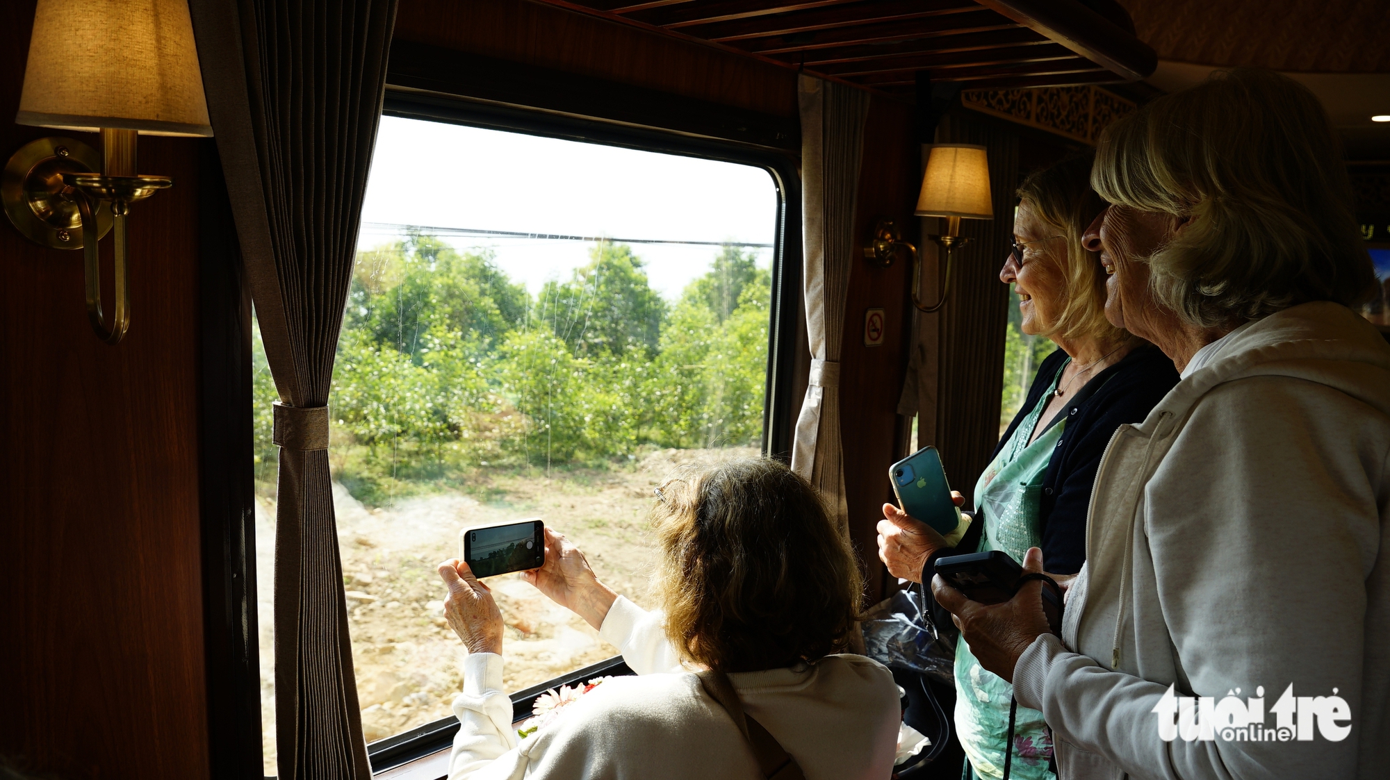 Diện mạo mới của đoàn tàu di sản nối Huế - Đà Nẵng có gì? - Ảnh 8.