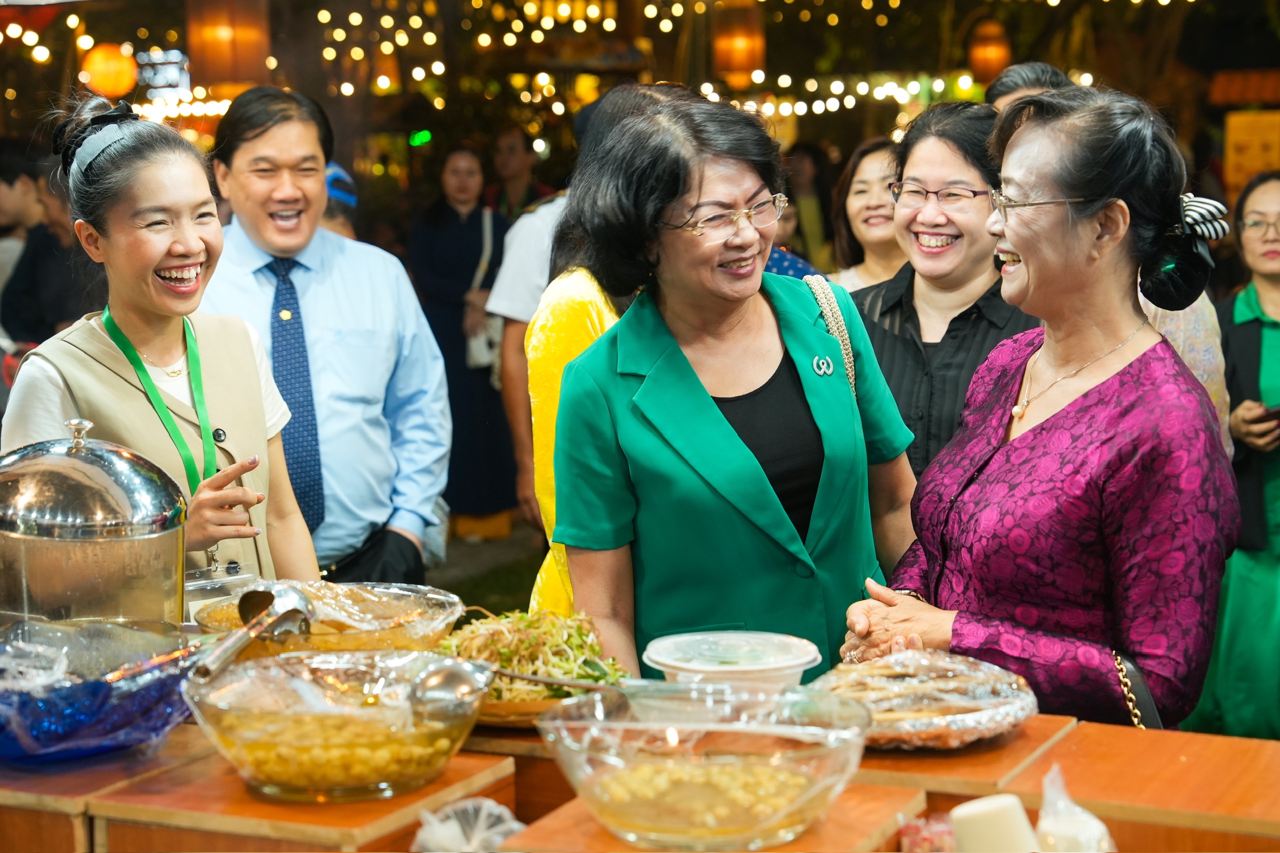 Khai mạc Lễ hội ẩm thực, món ngon, 'hé lộ' top 10 món ngon vùng miền bản sắc - Ảnh 3.