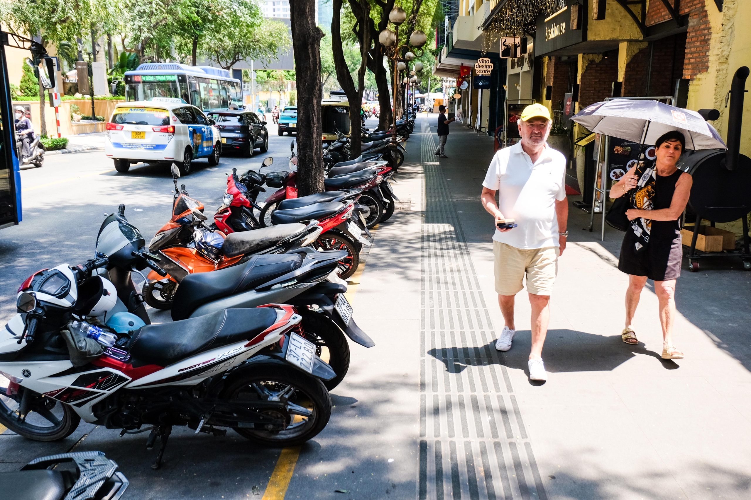 vỉa hè - Ảnh 1.