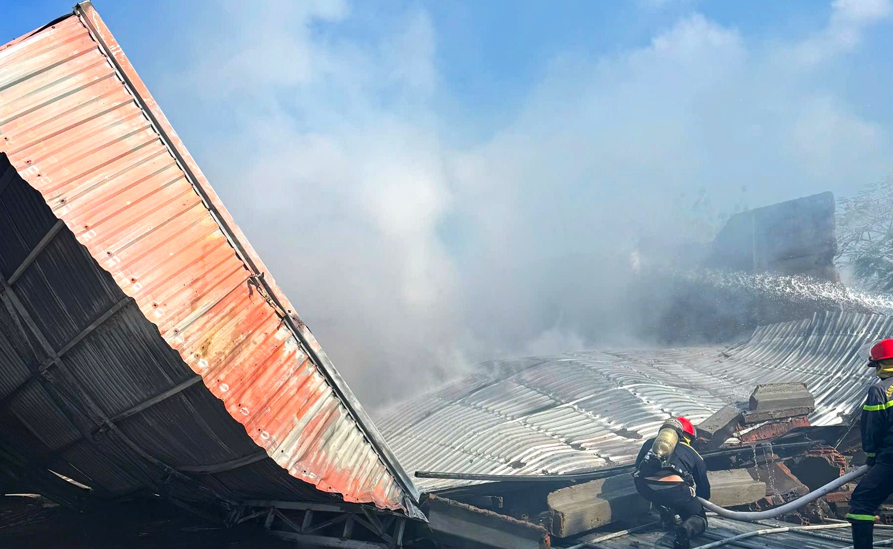 cháy nhà - Ảnh 3.