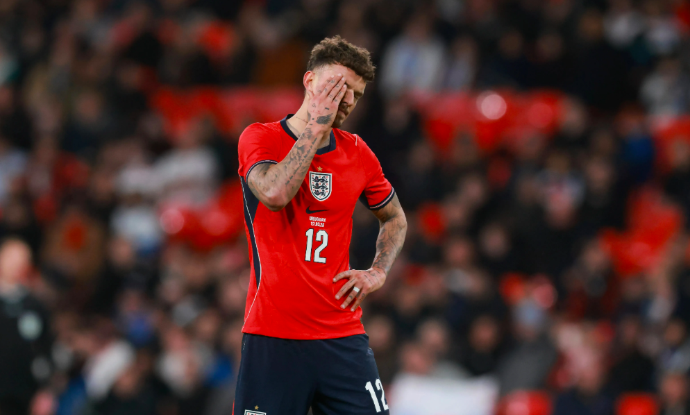 Ben White: Người hùng và kẻ phạm lỗi trong thất bại trước Uruguay