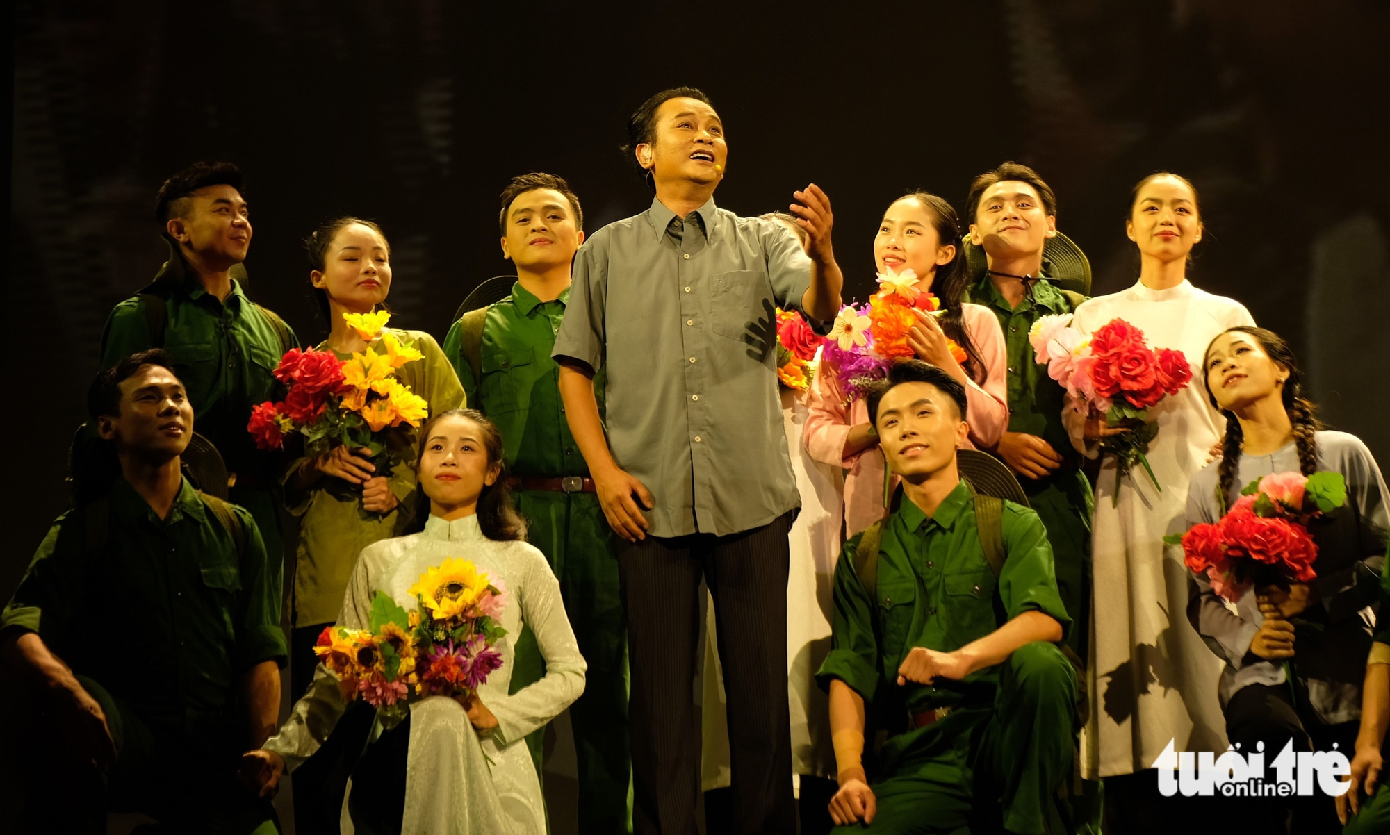 Tại sao Hữu Quốc gọi Lê Thiện là bố? - Ảnh 5. Tại sao Hữu Quốc gọi Lê Thiện là bố? - Ảnh 5.