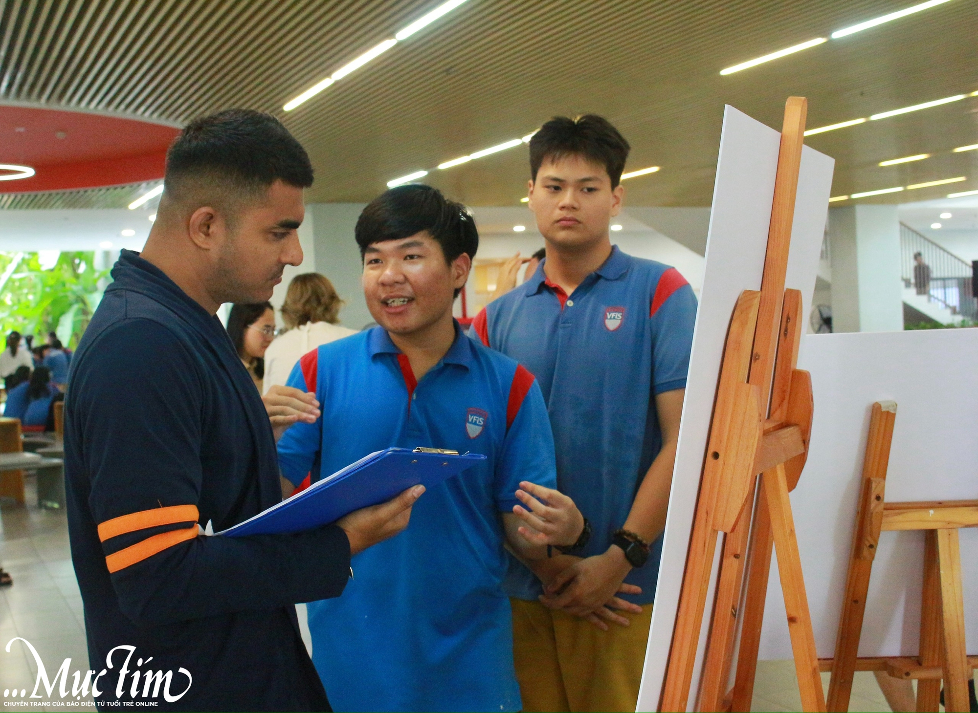 Học trò Trường Quốc tế Việt Nam - Phần Lan biến bã mía, xơ dừa thành bê tông cách nhiệt- Ảnh 1.