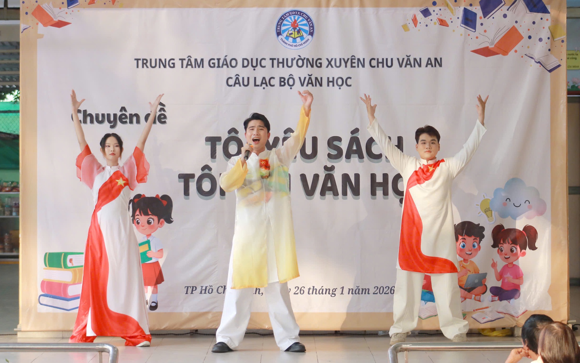 Học sinh nói gì sau khi đến gian tư vấn của Trung tâm GDTX Chu Văn An? - Ảnh 3.