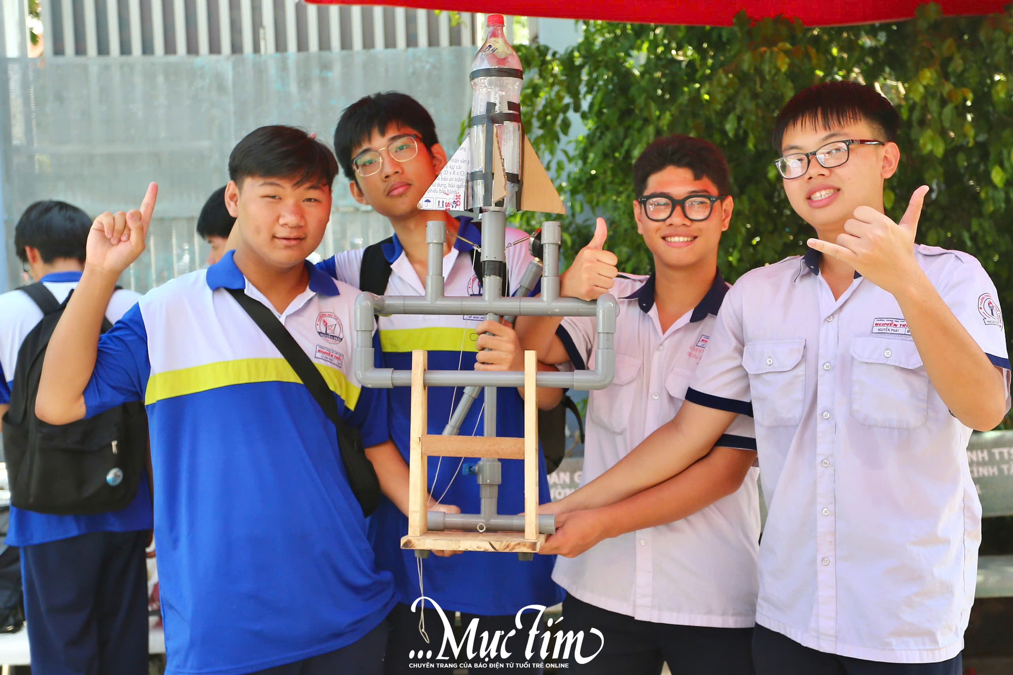 Học trò Trường THPT Nguyễn Trãi biến ý tưởng khoa học thành sản phẩm - Ảnh 16.