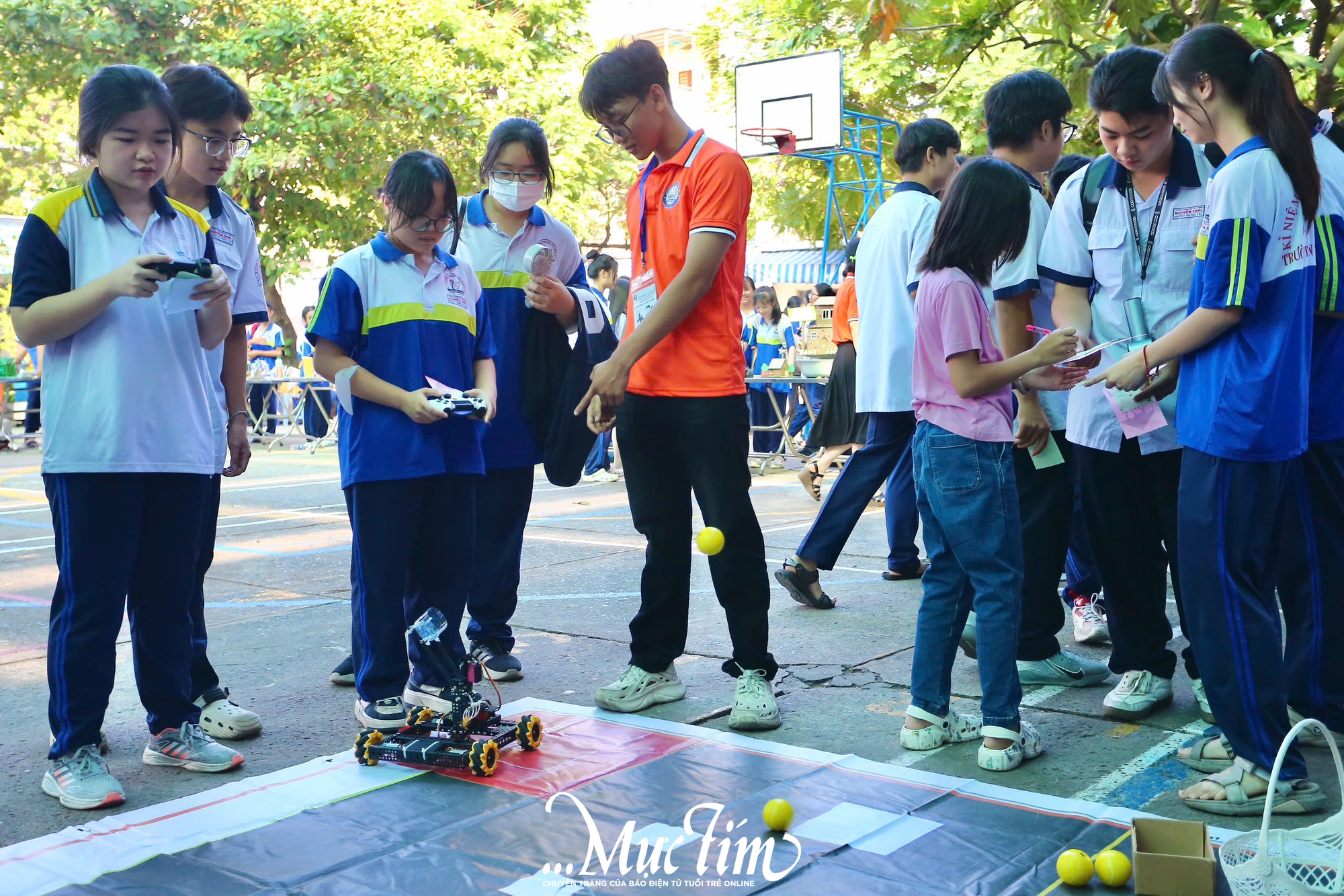 Học trò Trường THPT Nguyễn Trãi biến ý tưởng khoa học thành sản phẩm - Ảnh 17.