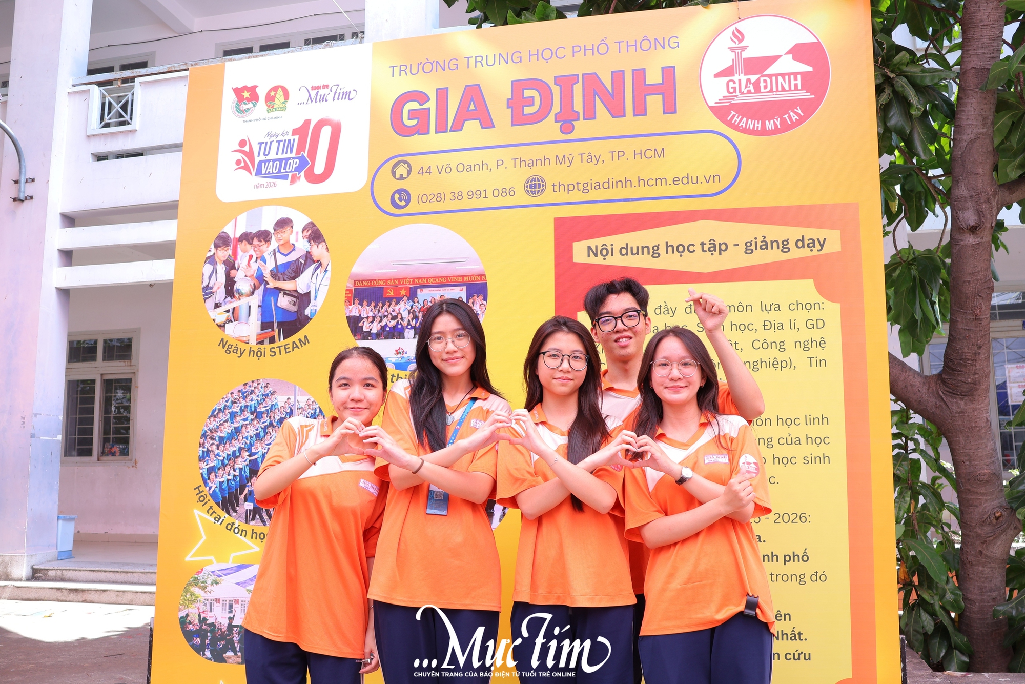 Các gian tư vấn sẵn sàng cho Ngày hội Tự tin vào lớp 10 tại Trường THPT Hoàng Hoa Thám - Ảnh 3.