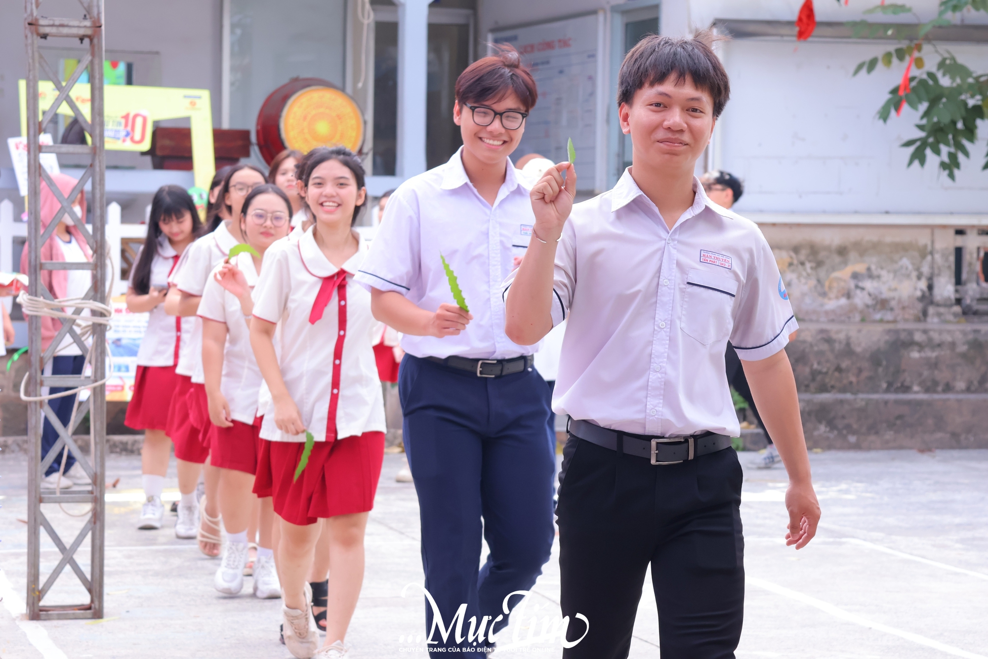 Các gian tư vấn sẵn sàng cho Ngày hội Tự tin vào lớp 10 tại Trường THPT Hoàng Hoa Thám - Ảnh 6.