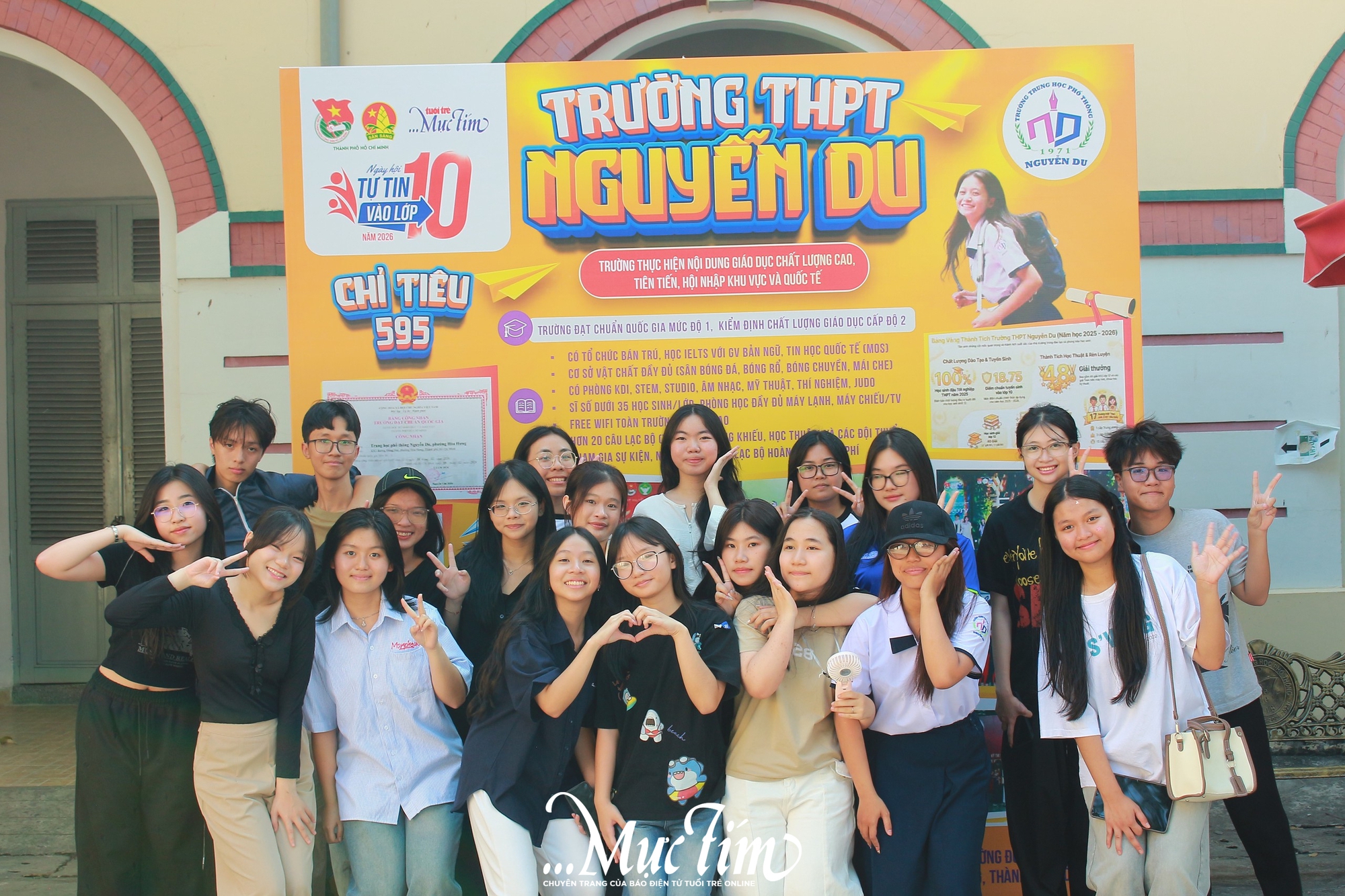 Sáng nay, Ngày hội Tự tin lớp 10 diễn ra tại Trường THPT Marie Curie và THPT Hoàng Hoa Thám - Ảnh 2.