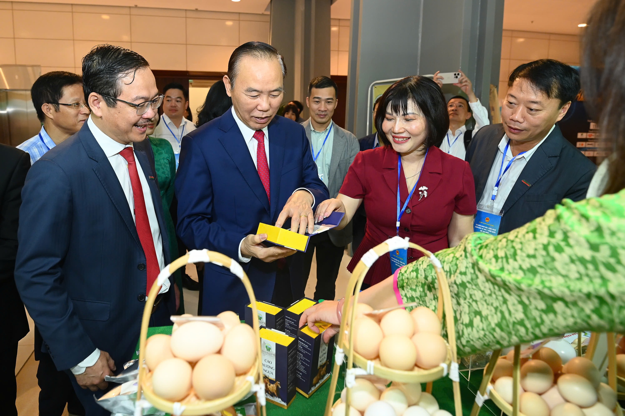 Xây dựng thương hiệu bò H’Mông thành đặc sản như Hanwoo của Hàn Quốc - Ảnh 3.