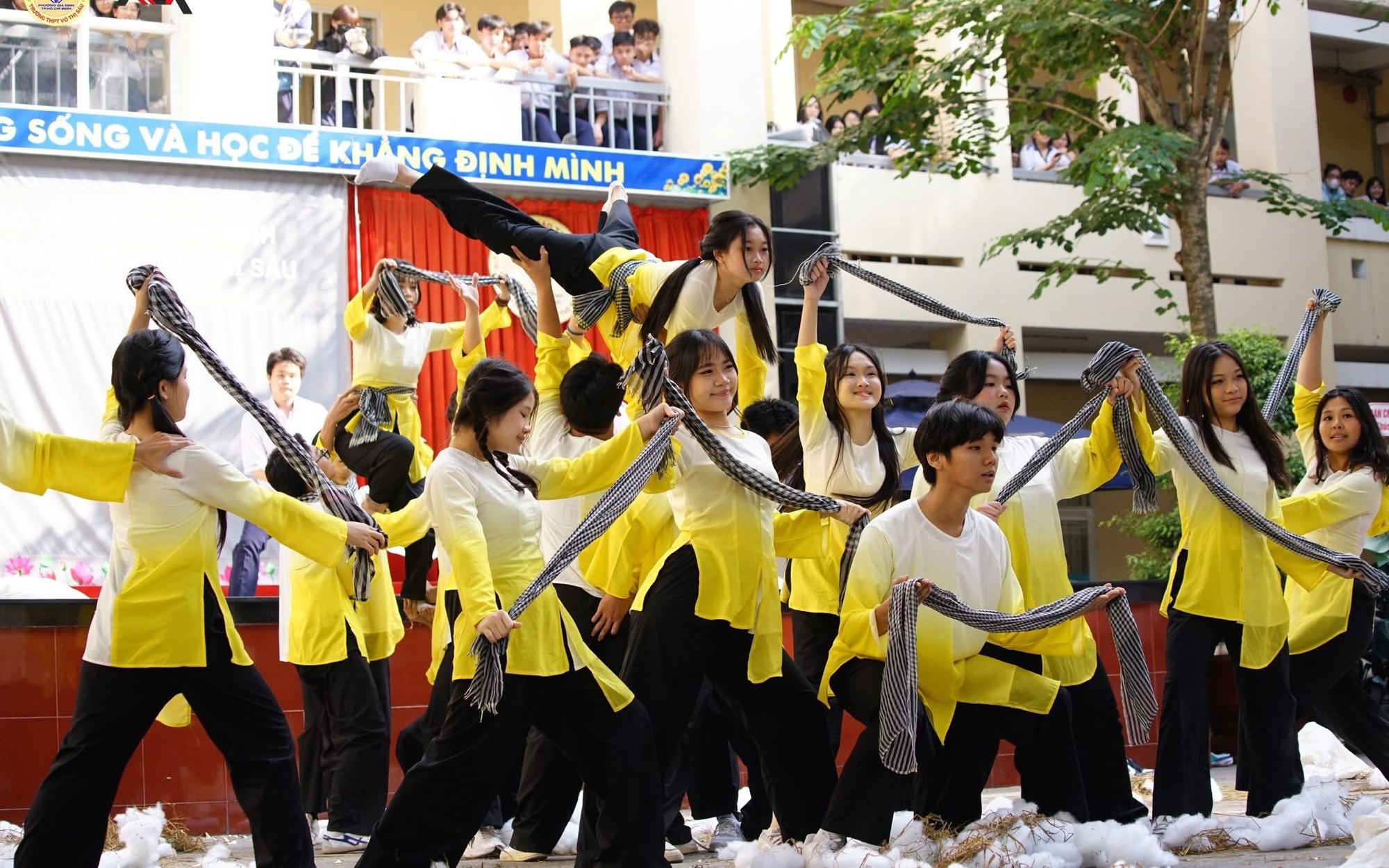 Có gì tại gian tư vấn Trường THPT Võ Thị Sáu tại Ngày hội Tự tin vào lớp 10 khiến teen thích mê?- Ảnh 7.