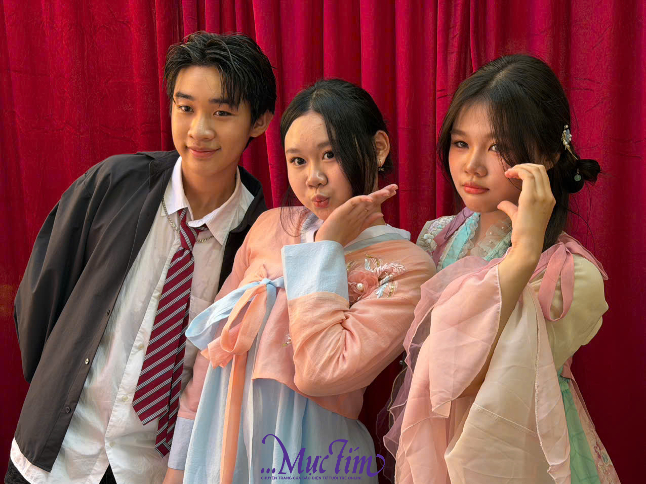 Trường THPT Nguyễn Hiền mở photobooth, mang chim vẹt cảnh đến Ngày hội Tự tin vào lớp 10 - Ảnh 3.