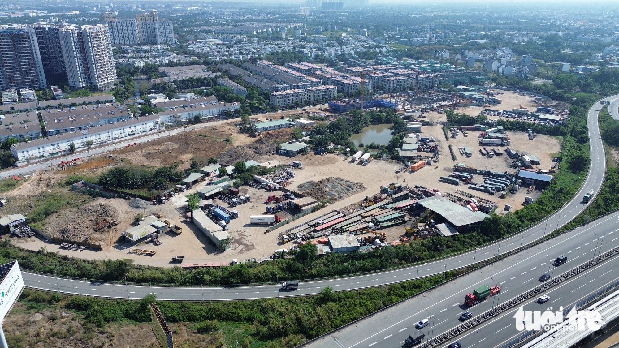 Hàng ngàn xe từ các bãi container làm tắc nghẽn đường Võ Chí Công, ám ảnh người dân khu đông TP.HCM - Ảnh 7.