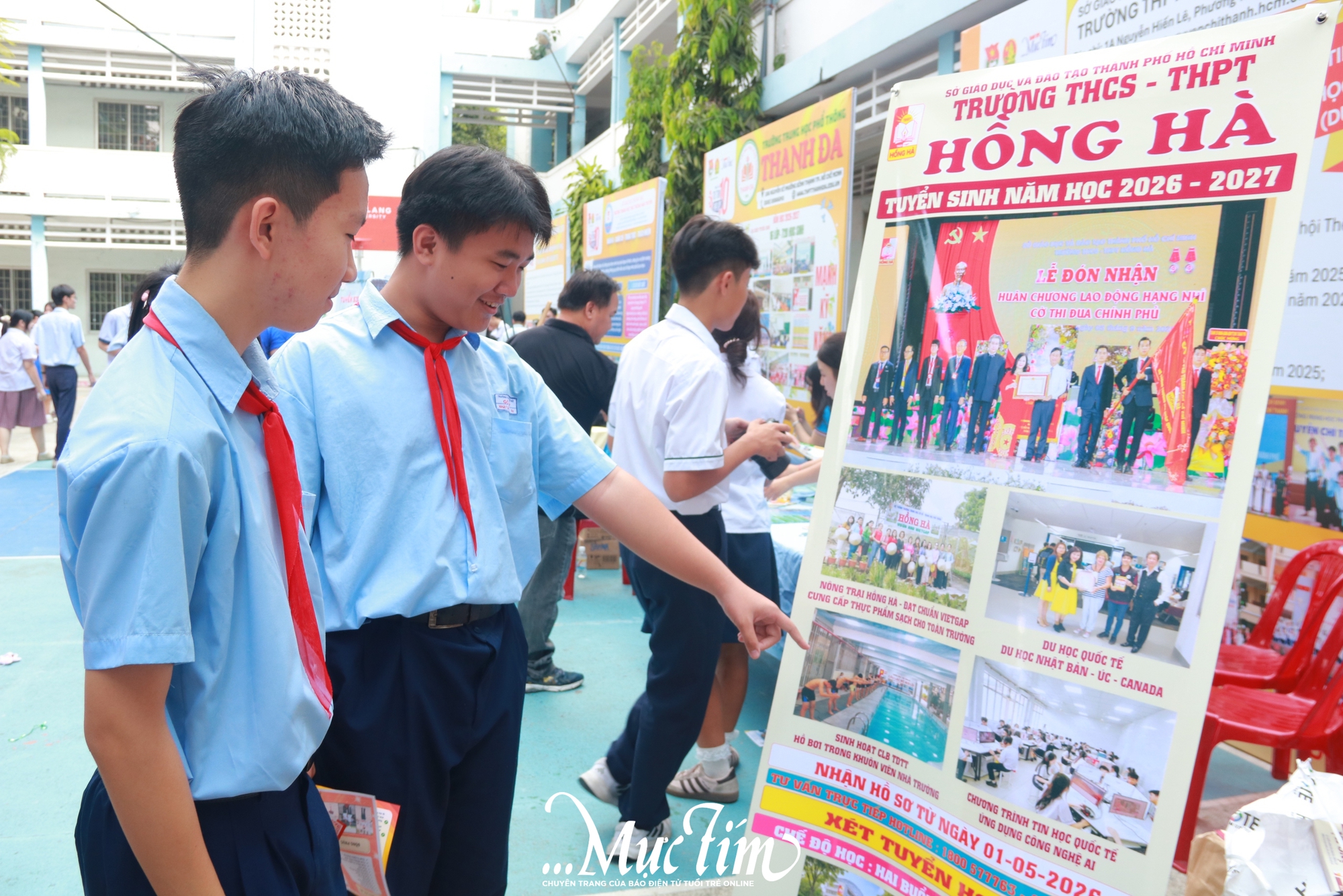 Nhộn nhịp gian tư vấn Trường THCS – THPT Hồng Hà tại Ngày hội Tự tin vào lớp 10 - Ảnh 6.