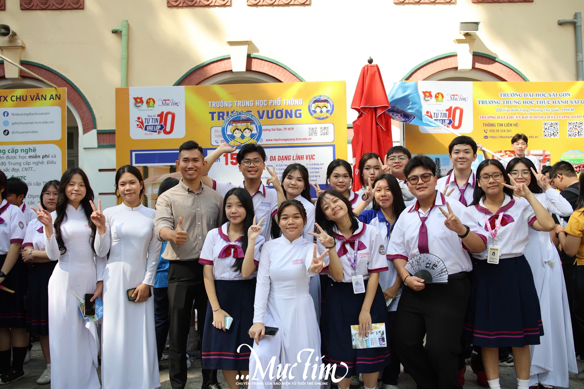 Teen lớp 9 ‘chốt’ nguyện vọng sau khi ghé gian tư vấn Trường THPT Bùi Thị Xuân, Trưng Vương - Ảnh 9.