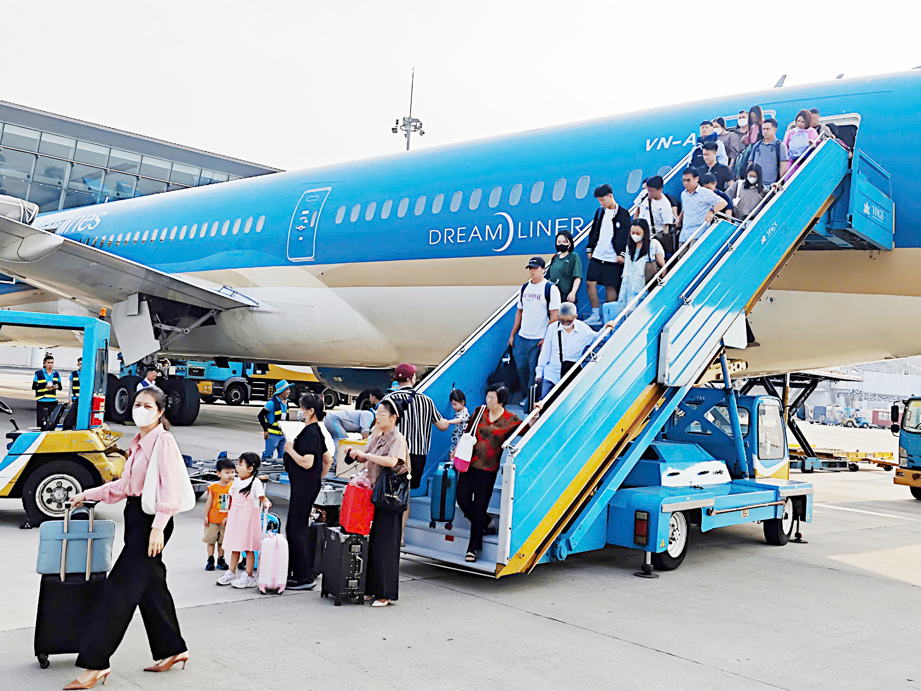 giá vé máy bay - Ảnh 1.