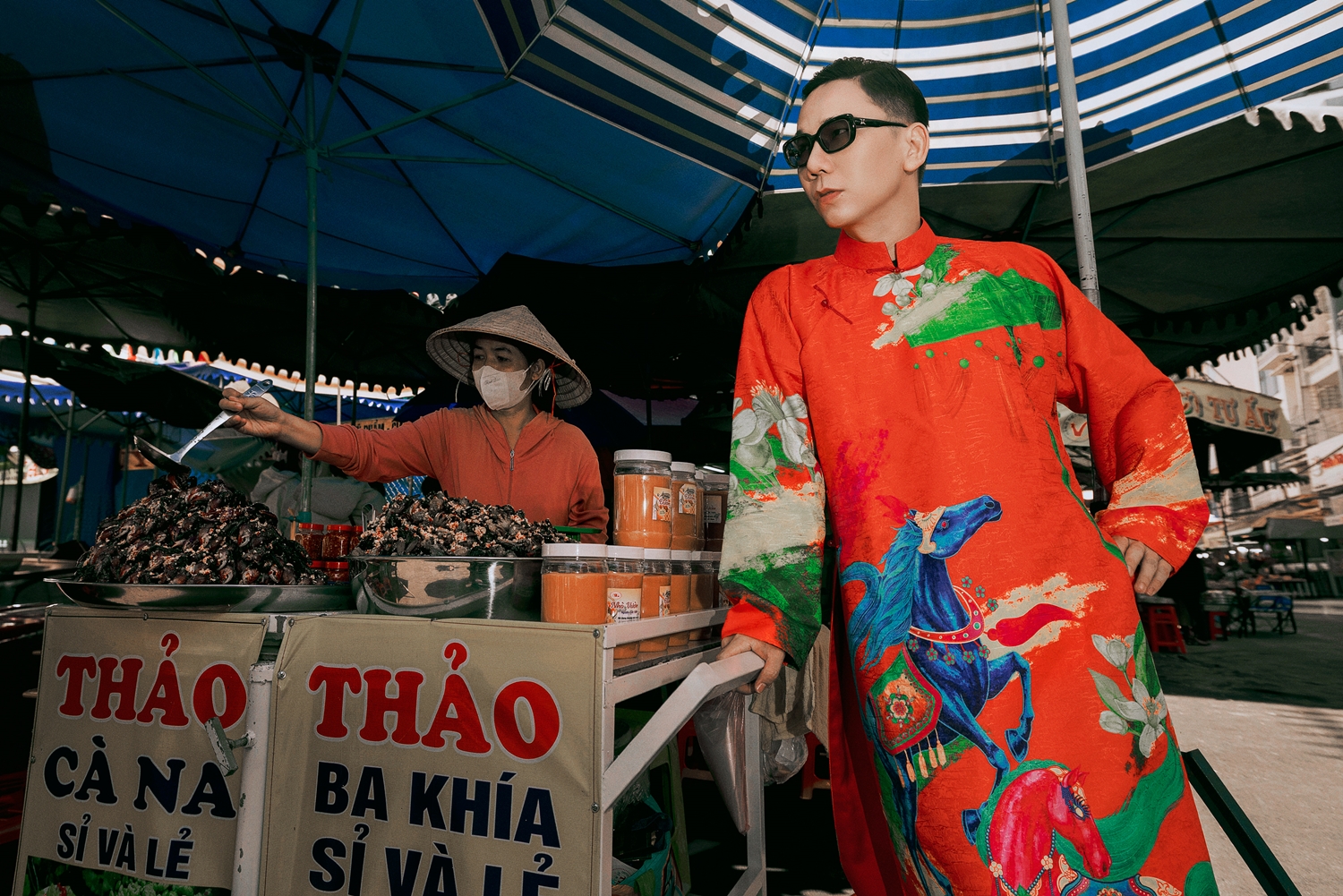 Áo dài kể chuyện chợ mắm Châu Đốc, làng Chăm Châu Phong - Ảnh 4. Áo dài - Ảnh 4.