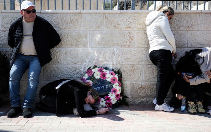 Vietnamese embassy in Israel urges citizens to avoid high-risk areas amid missile alerts- Ảnh 2.