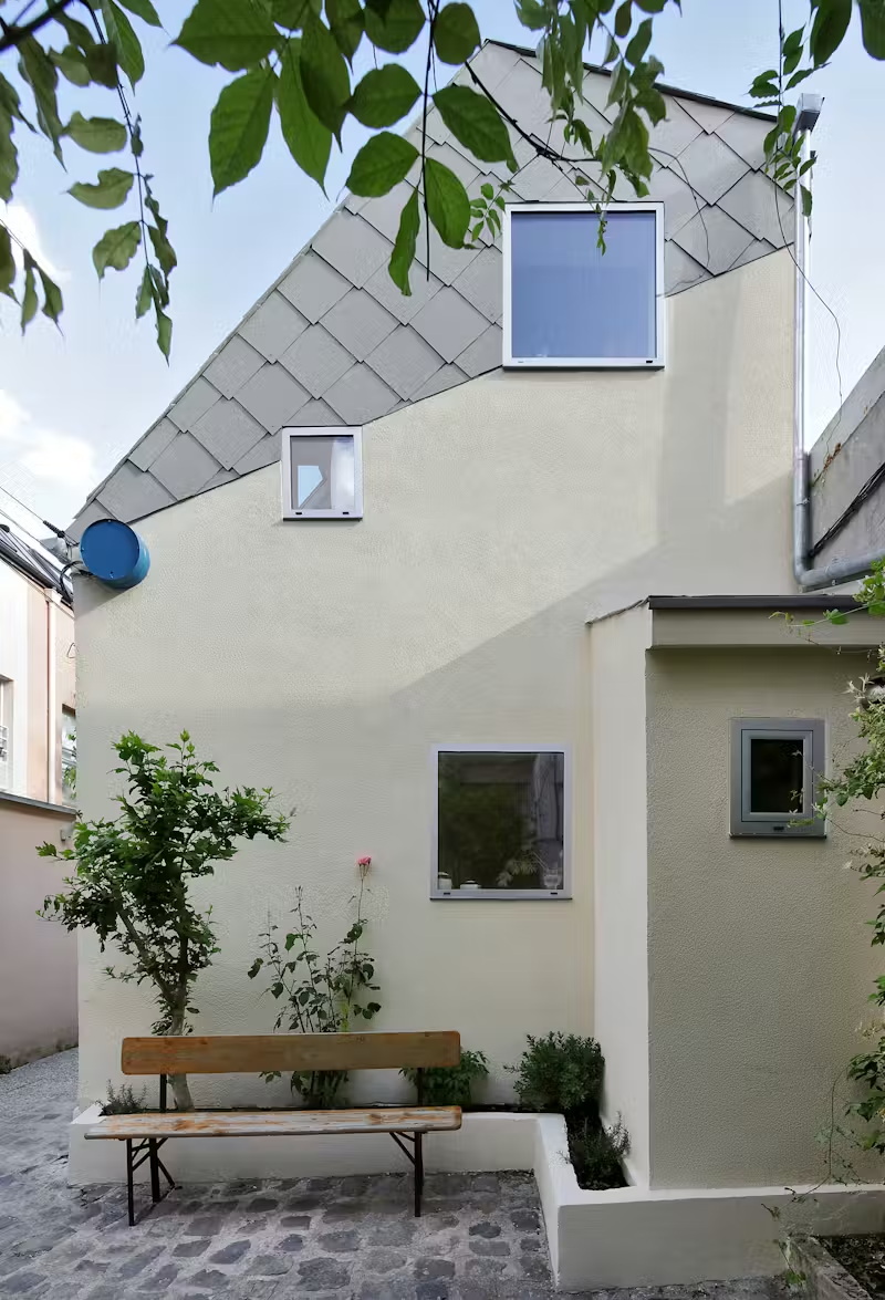 Mở rộng căn nhà phố nhỏ bằng cách xây thêm... mái nhà - Ảnh 4.