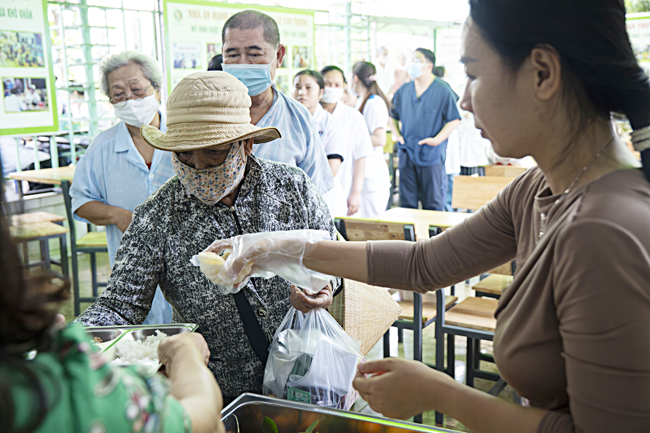 cơm miễn phí - Ảnh 3.