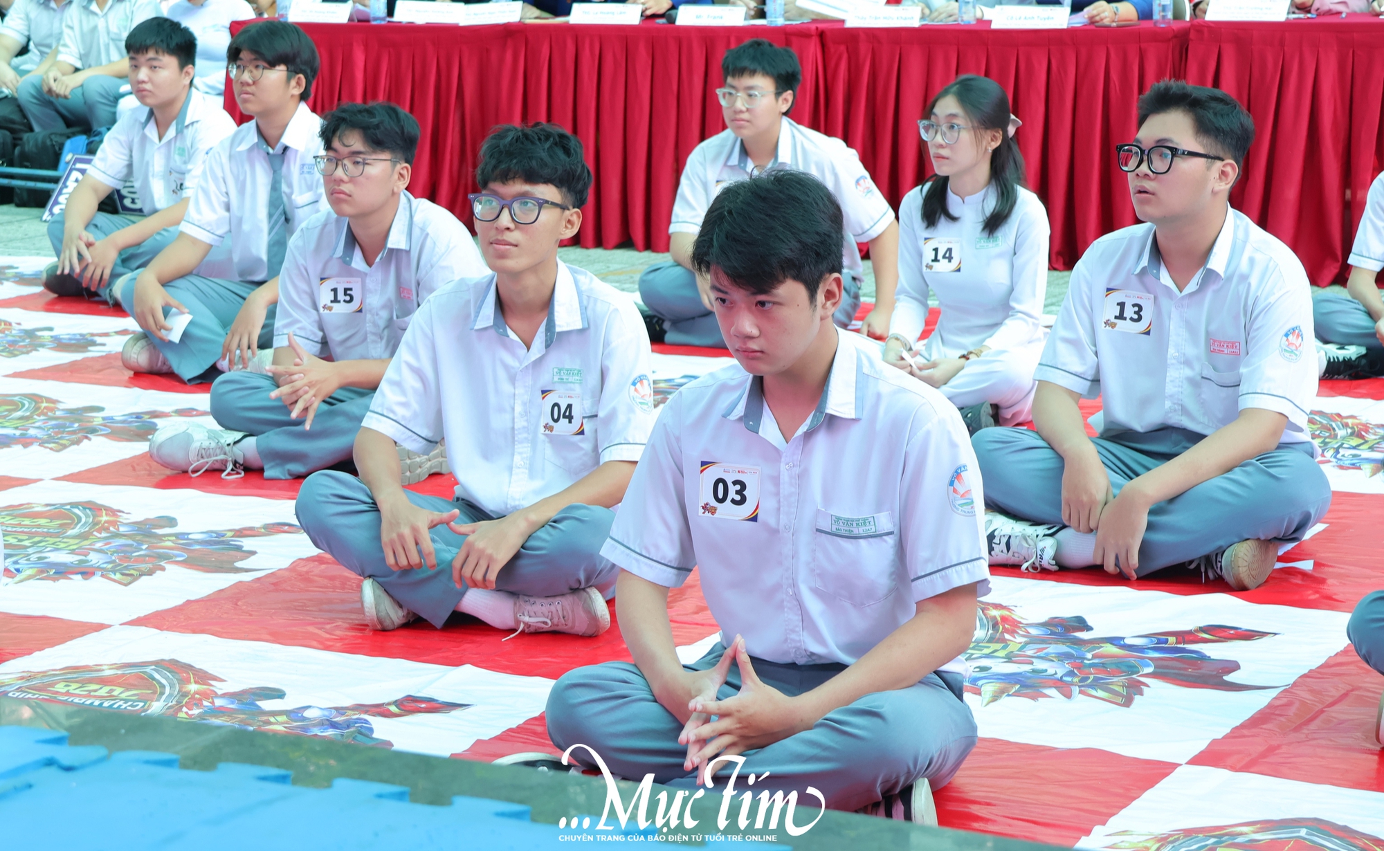 Học sinh Trường THPT Võ Văn Kiệt tái hiện hình ảnh sĩ tử lai kinh ứng thí- Ảnh 2. Học sinh Trường THPT Võ Văn Kiệt tái hiện hình ảnh sĩ tử lai kinh ứng thí- Ảnh 2.
