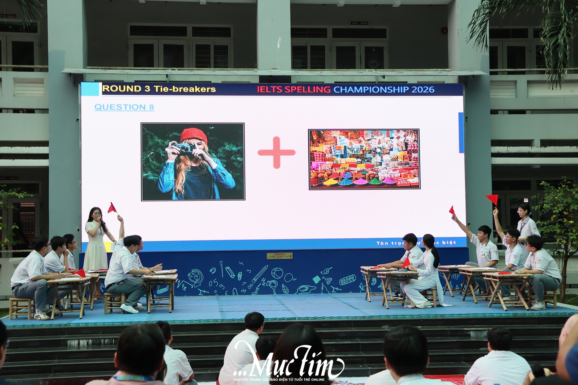 Học sinh Trường THPT Võ Văn Kiệt tái hiện hình ảnh sĩ tử lai kinh ứng thí- Ảnh 11. Học sinh Trường THPT Võ Văn Kiệt tái hiện hình ảnh sĩ tử lai kinh ứng thí- Ảnh 11.