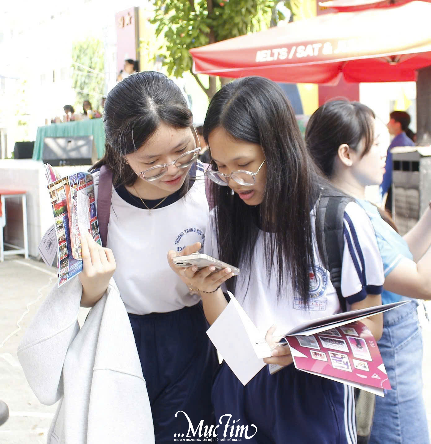 Có gì tại gian tư vấn Trường THPT Võ Thị Sáu tại Ngày hội Tự tin vào lớp 10 khiến teen thích mê?- Ảnh 2. Có gì tại gian tư vấn Trường THPT Võ Thị Sáu tại Ngày hội Tự tin vào lớp 10 khiến teen thích mê?- Ảnh 2.