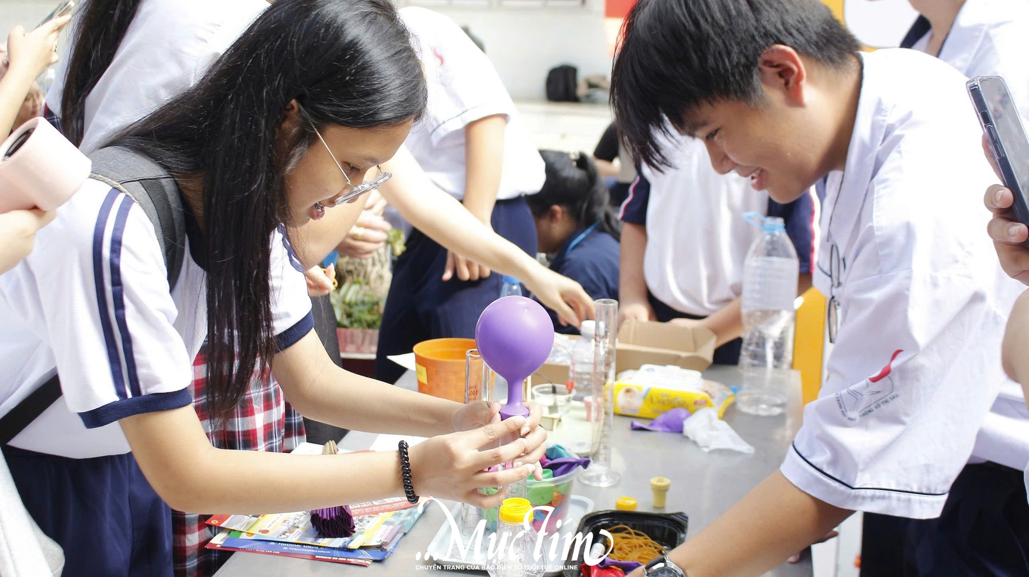 Có gì tại gian tư vấn Trường THPT Võ Thị Sáu tại Ngày hội Tự tin vào lớp 10 khiến teen thích mê?- Ảnh 3. Có gì tại gian tư vấn Trường THPT Võ Thị Sáu tại Ngày hội Tự tin vào lớp 10 khiến teen thích mê?- Ảnh 3.