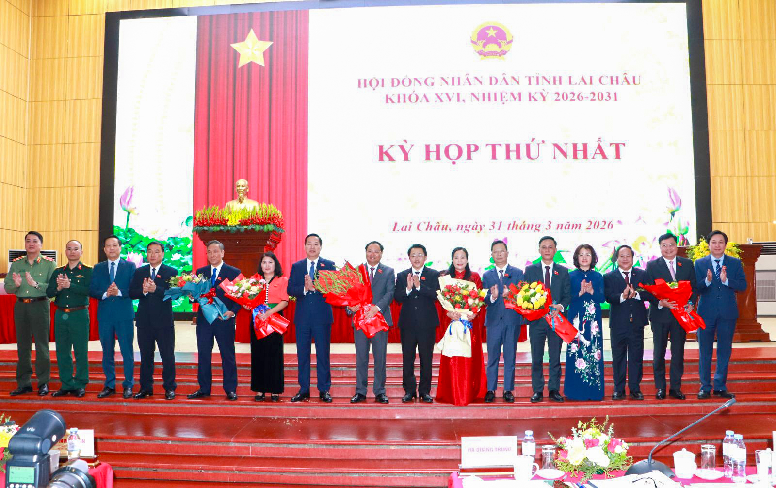 Sekretaris Partai Provinsi Lai Chau, Le Minh Ngan, terpilih sebagai ...