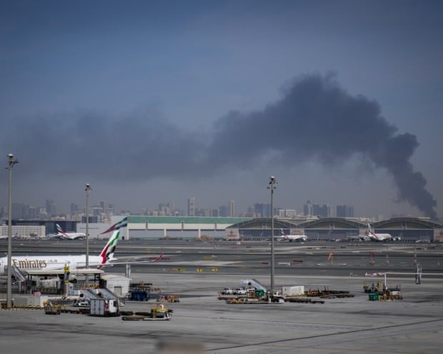 Vietnam suspends tours to Middle East conflict zones- Ảnh 1.