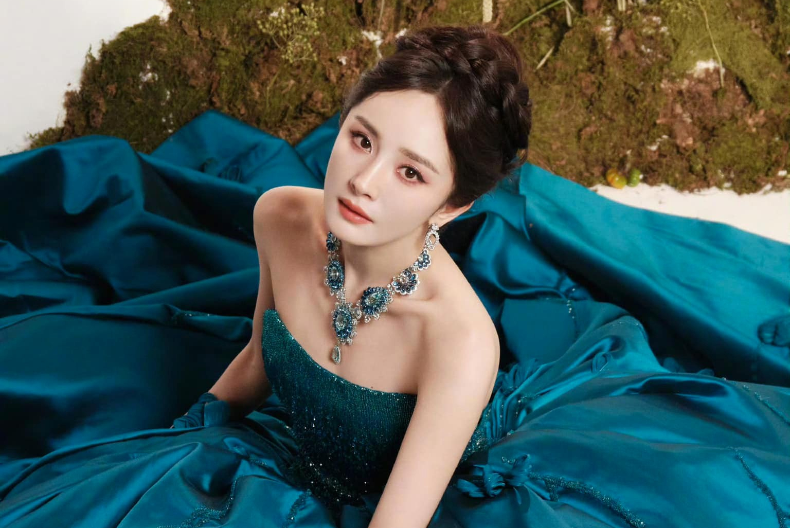 Triệu Lệ Dĩnh giàu nhưng vẫn thua xa Đường Yên, Dương Mịch - Ảnh 4.