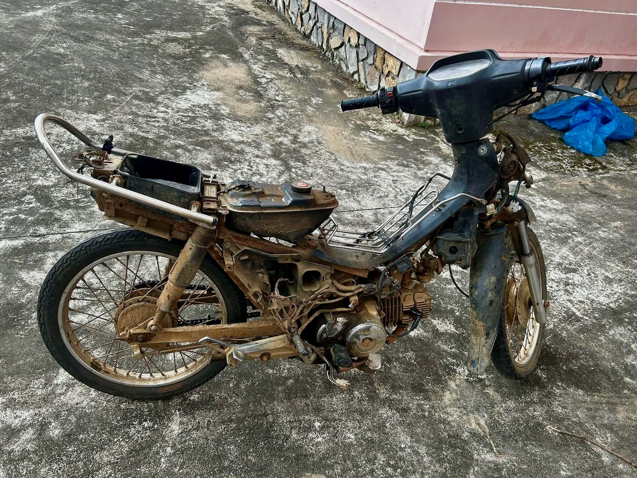 tiệm vàng - Ảnh 2.