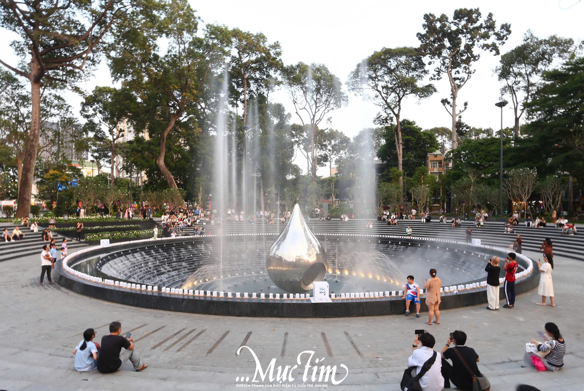 Mãn nhãn màn trình diễn nhạc nước thắp sáng biểu trưng giọt nước tại công viên số 1 Lý Thái Tổ - Ảnh 1.