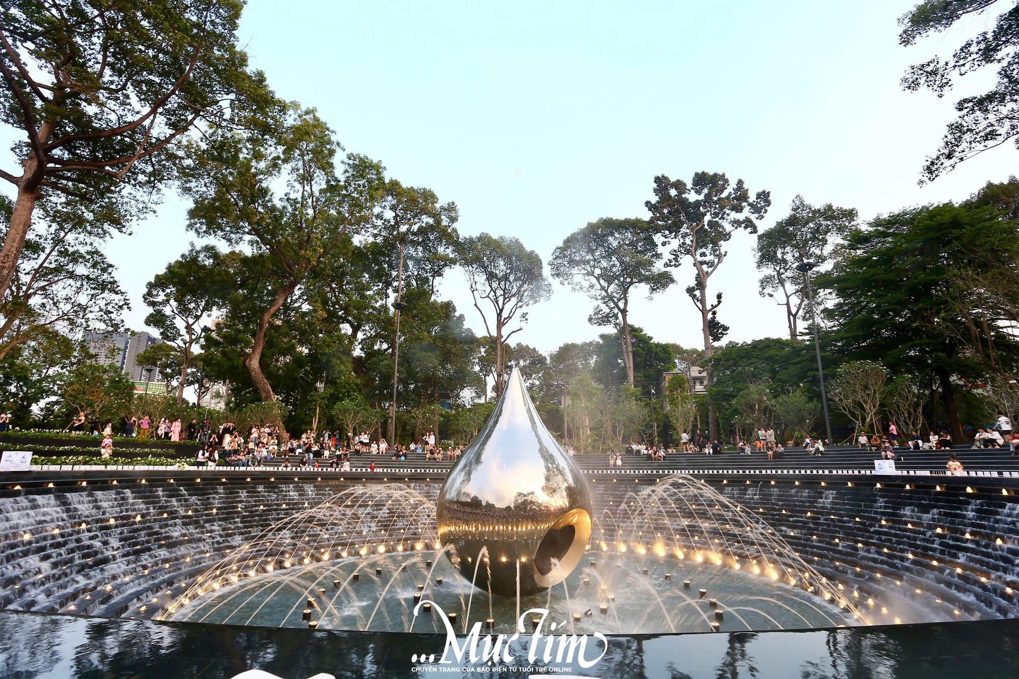Mãn nhãn màn trình diễn nhạc nước thắp sáng biểu trưng giọt nước tại công viên số 1 Lý Thái Tổ - Ảnh 2.