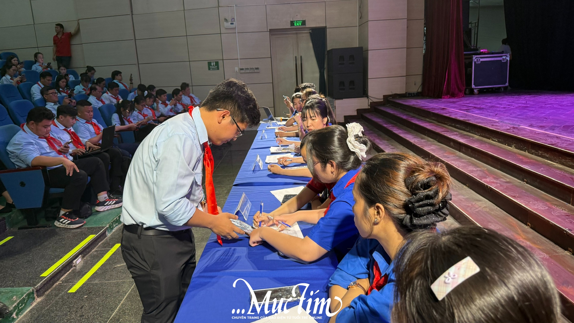 Những câu chuyện dễ thương trong ngày thi thứ hai Olympic Cánh én lần thứ 15- Ảnh 3.